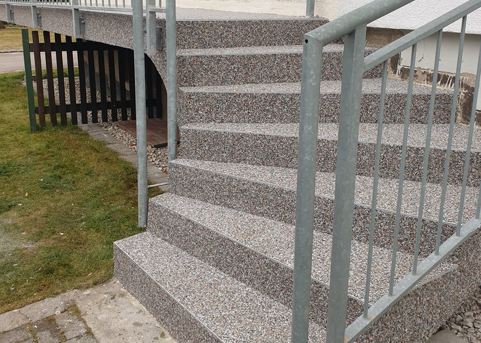 Steinteppich als Treppe